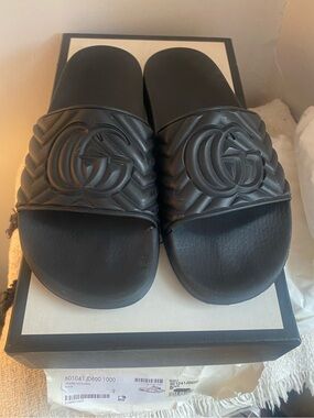GUCCI Matelasse Quilted Rubber Slides Unisex Black Size9 Men’s/ Size 11 Women’s